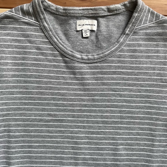 𝗖𝗹𝘂𝗯 𝗠𝗼𝗻𝗶𝗰𝗼 𝖫𝗈𝗇𝗀 𝗌𝗅𝖾𝖾𝗏𝖾 𝗌𝗍𝗋𝗂𝗉𝖾𝖽 𝗌𝗁𝗂𝗋𝗍 - Picture 4 of 9